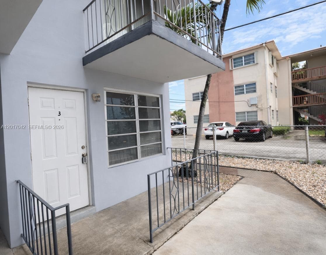 4381 W Flagler St # 3, Miami FL 33134 — 9