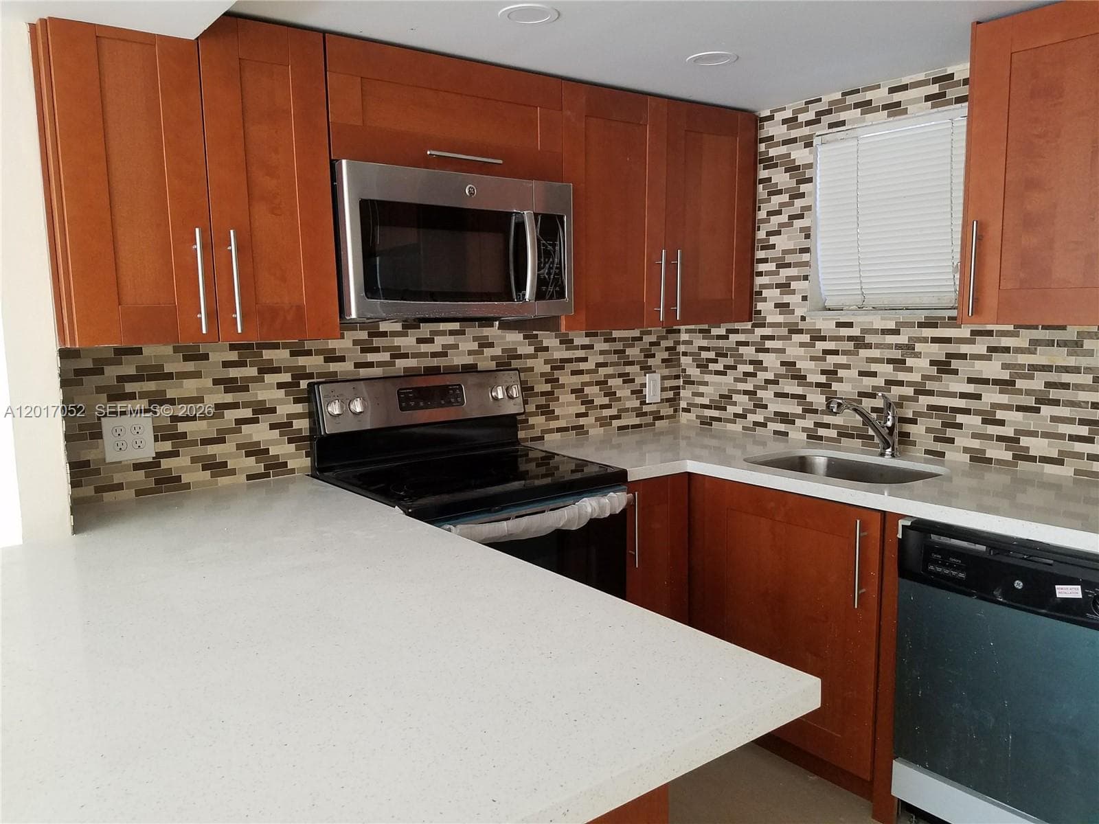 8290 Lake Dr # 316, Doral FL 33166 — 2
