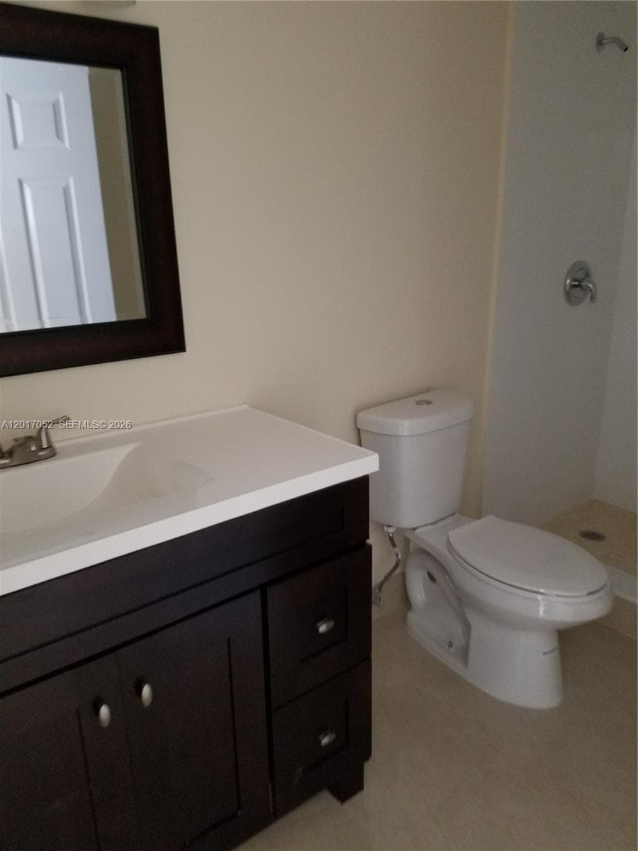 8290 Lake Dr # 316, Doral FL 33166 — 6