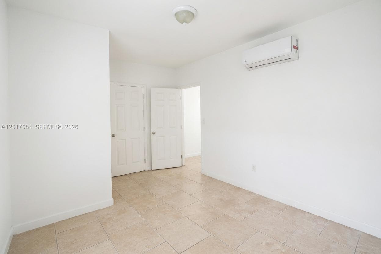 572 NE 67th St # 5, Miami FL 33138 — 7