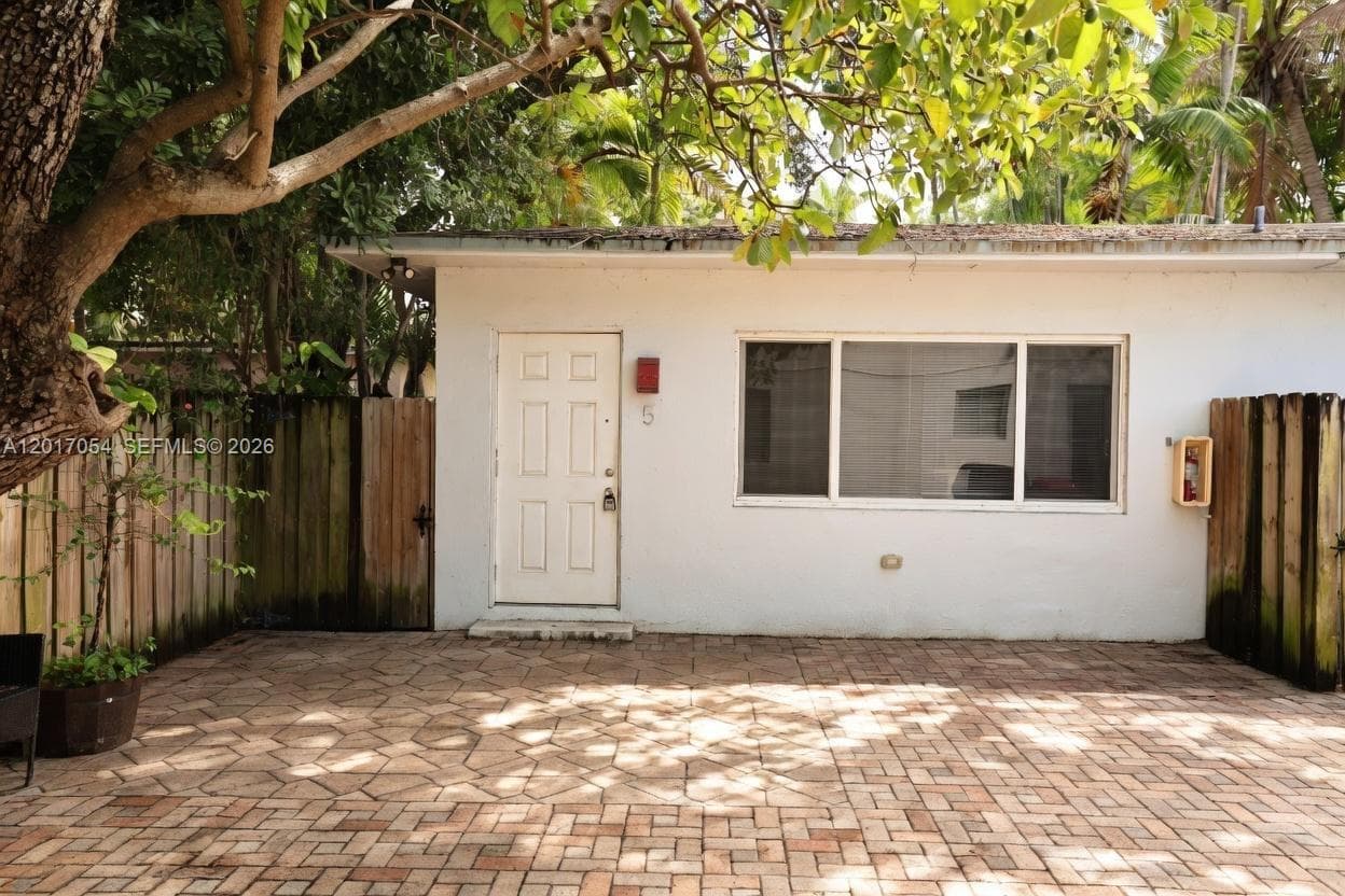 572 NE 67th St # 5, Miami FL 33138 — 9