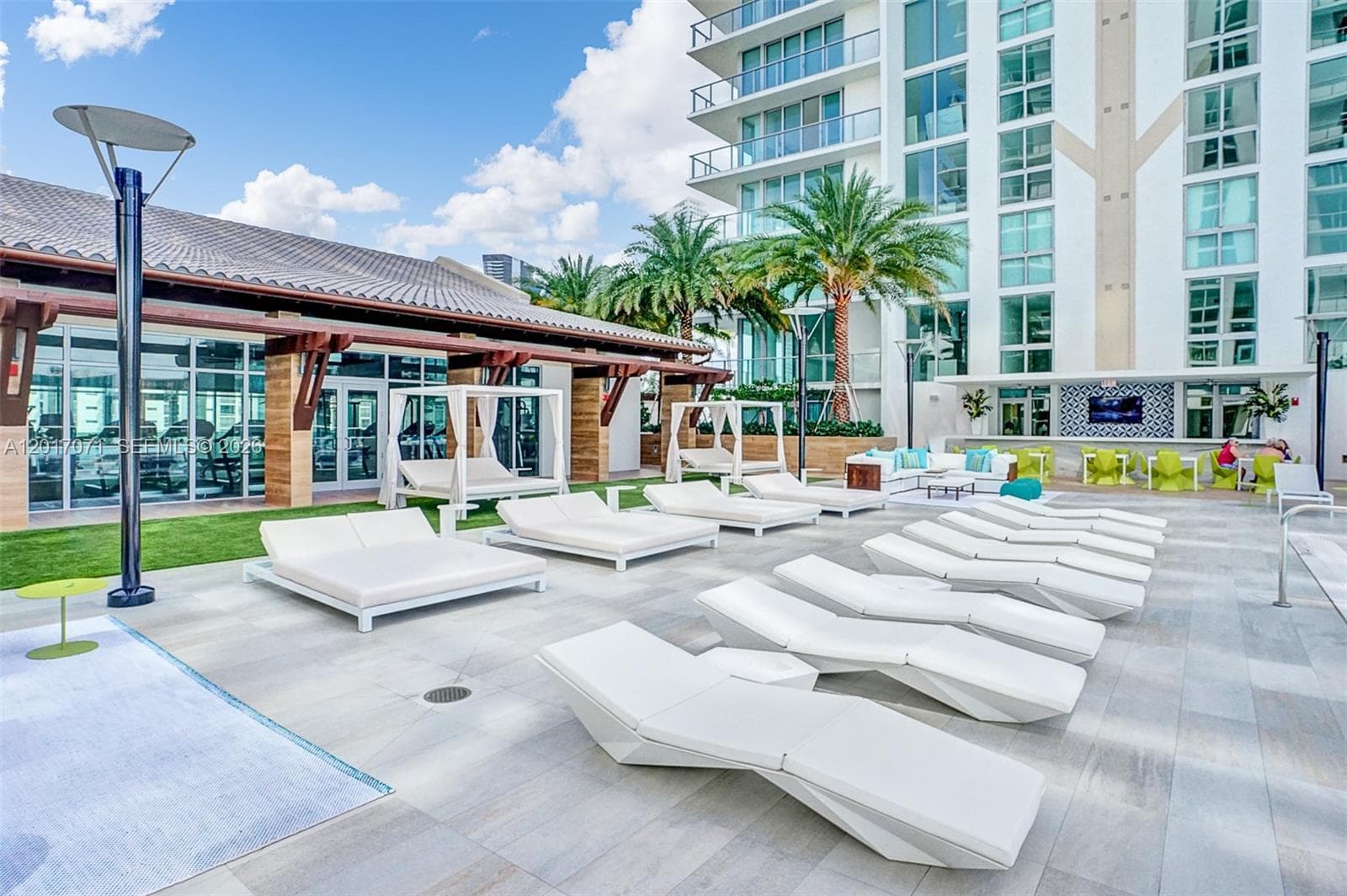 330 Sunny Isles Blvd # 2205, Sunny Isles Beach FL 33160 — 55