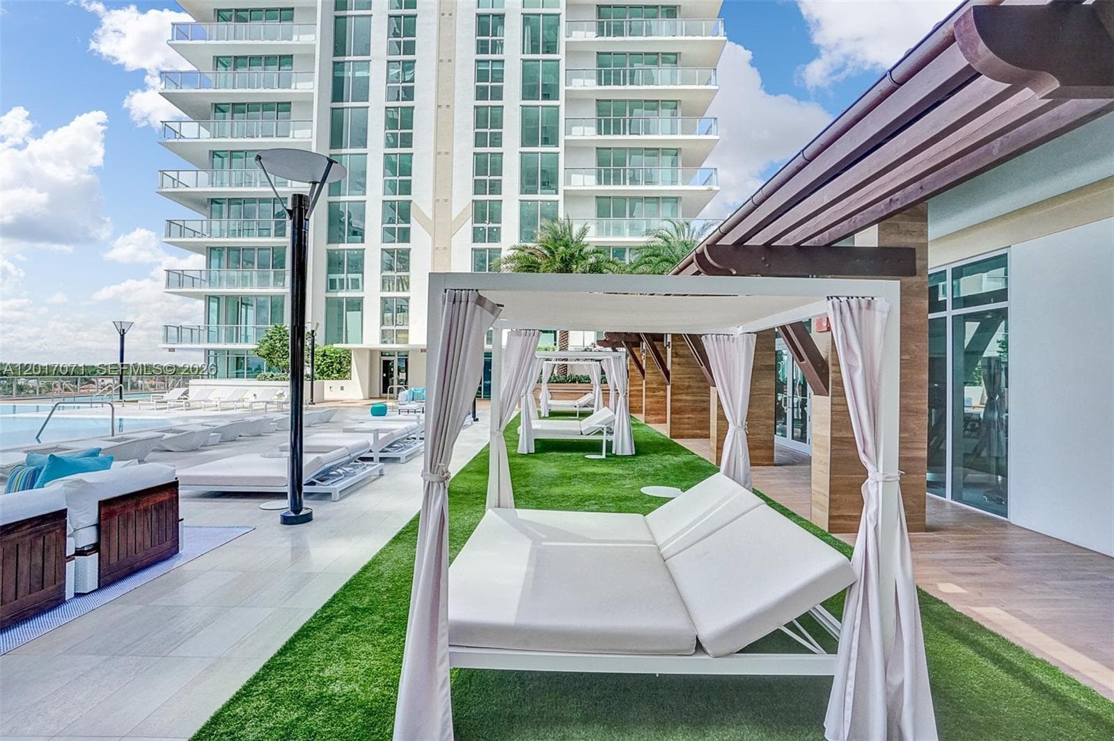 330 Sunny Isles Blvd # 2205, Sunny Isles Beach FL 33160 — 58
