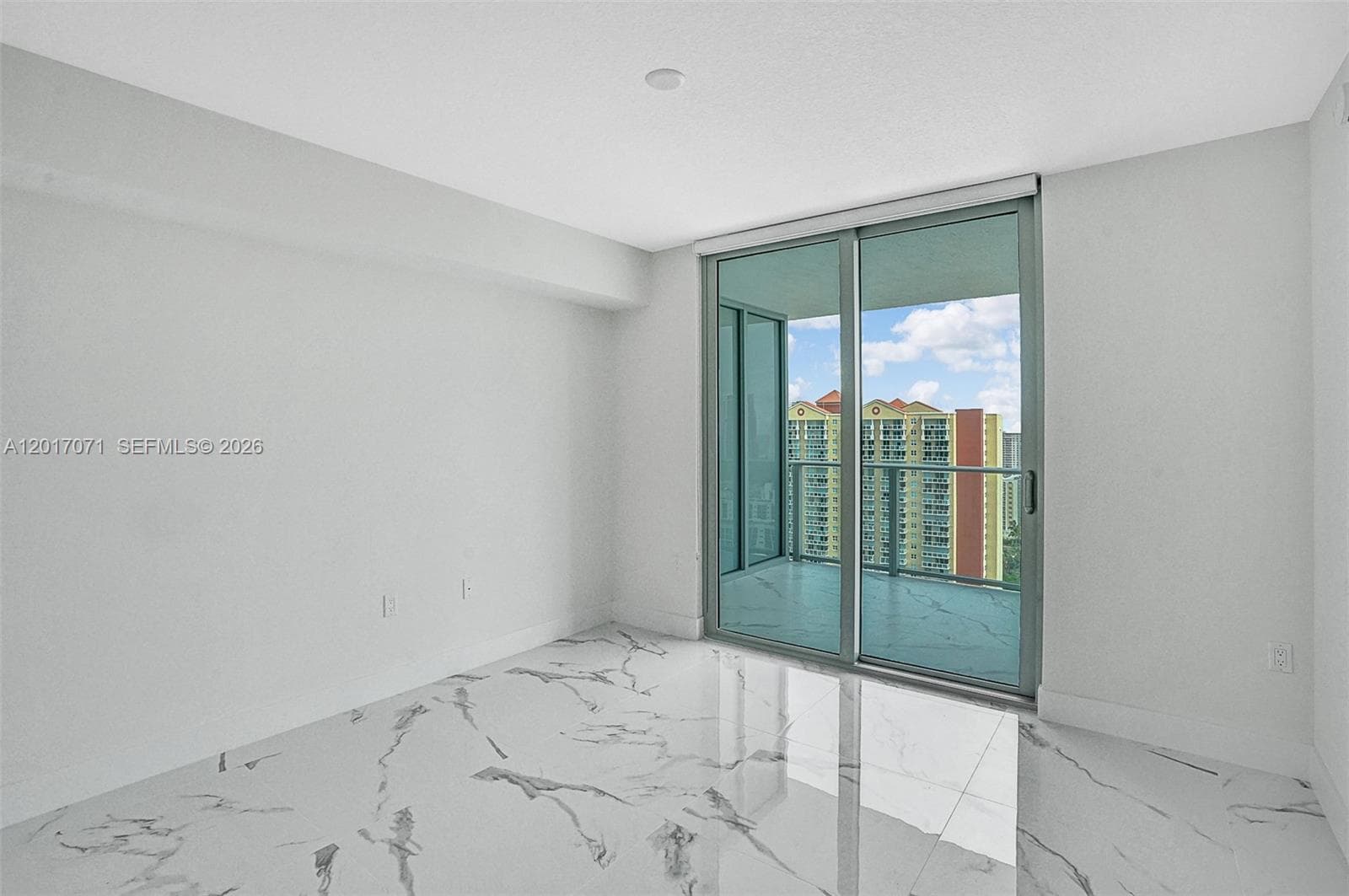 330 Sunny Isles Blvd # 2205, Sunny Isles Beach FL 33160 — 25