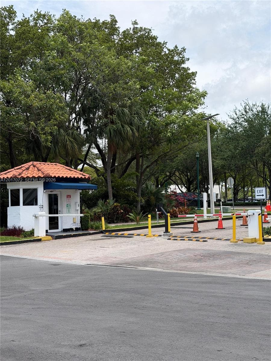 2750 NE 183rd St # 211, Aventura FL 33160 — 7