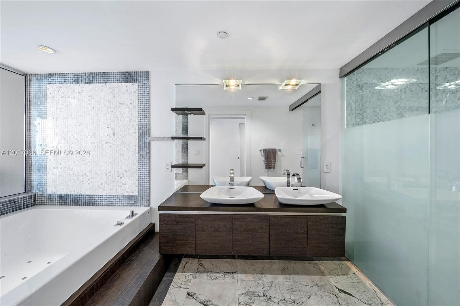 200 Biscayne Boulevard Way # 4308, Miami FL 33131 — 19