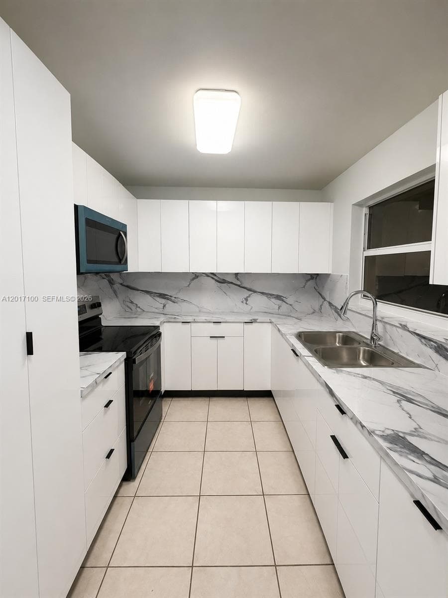 19050 SW 125th Ave, Miami FL 33177 — 20