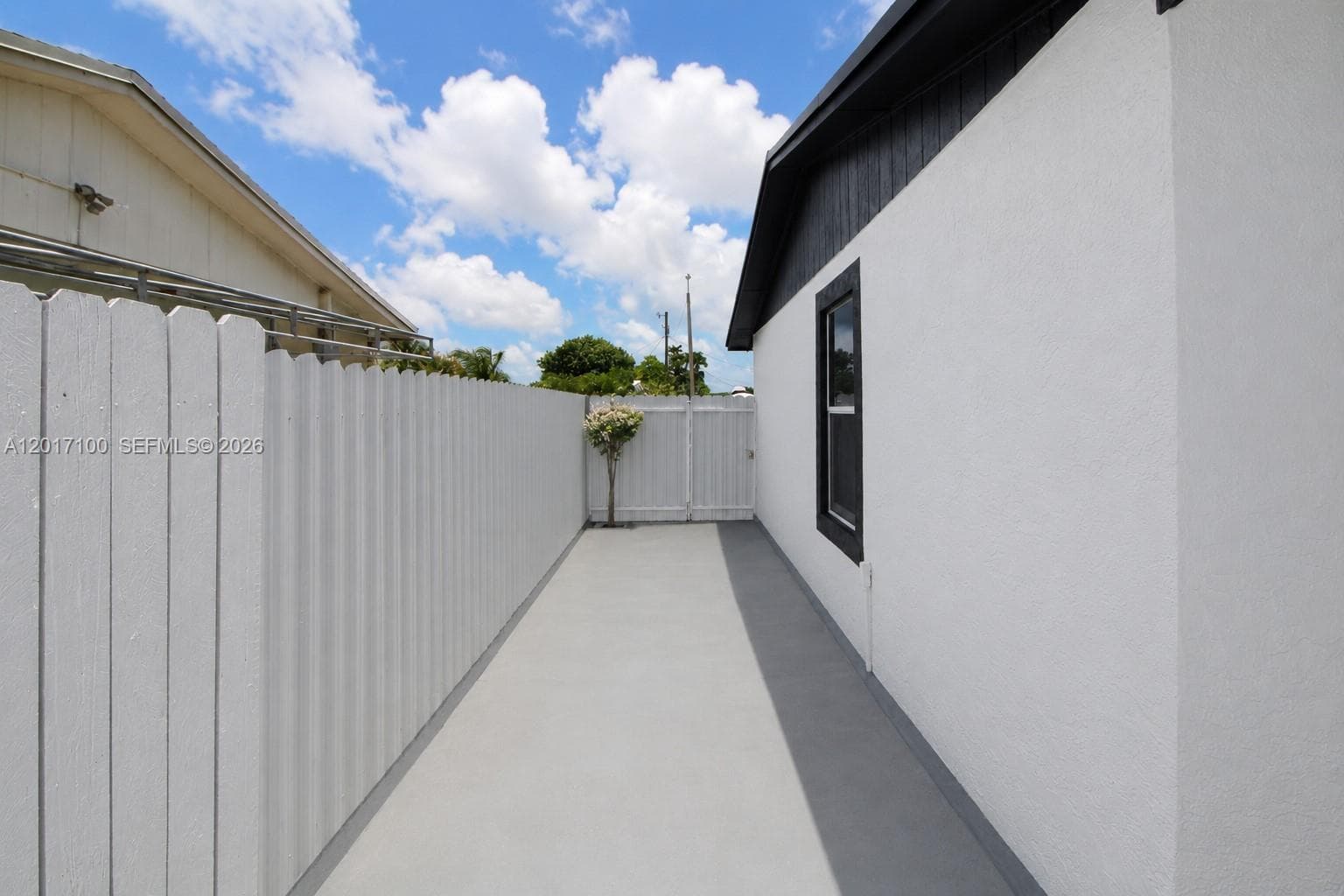 19050 SW 125th Ave, Miami FL 33177 — 40