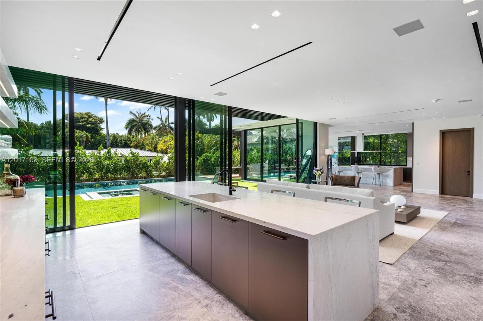 2520 Shelter Ave, Miami Beach FL 33140 — 7
