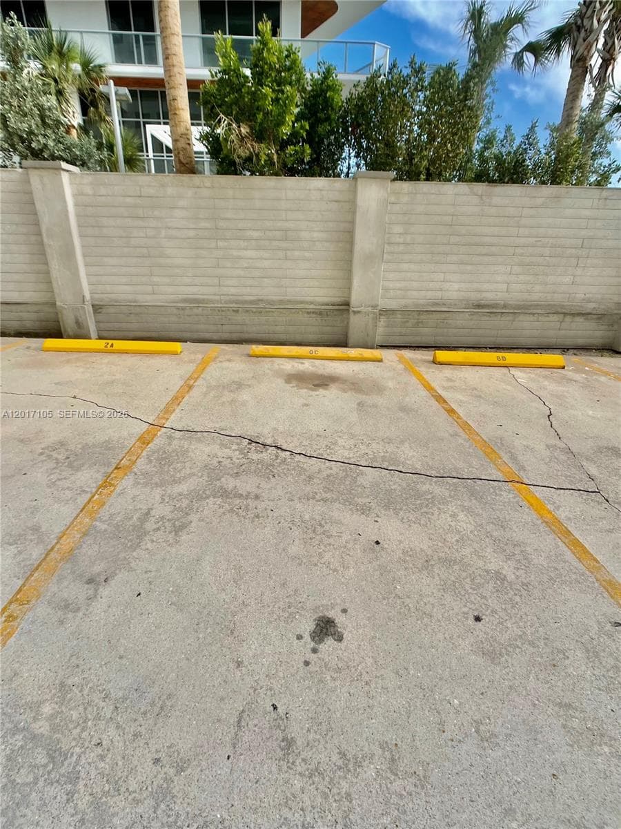 6820 Indian Creek Dr # 9C, Miami Beach FL 33141 — 24