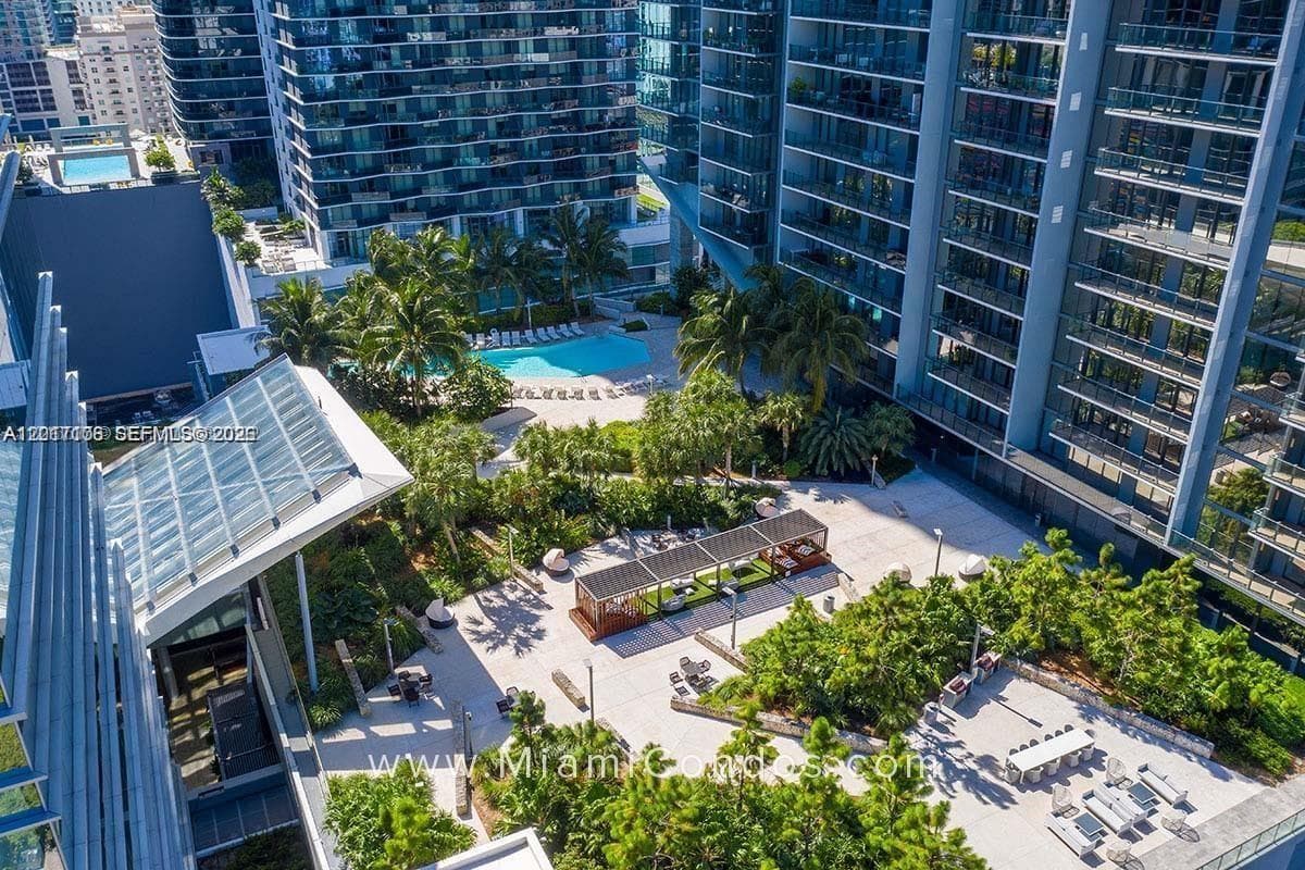 68 SE 6th St # 2510, Miami FL 33131 — 6