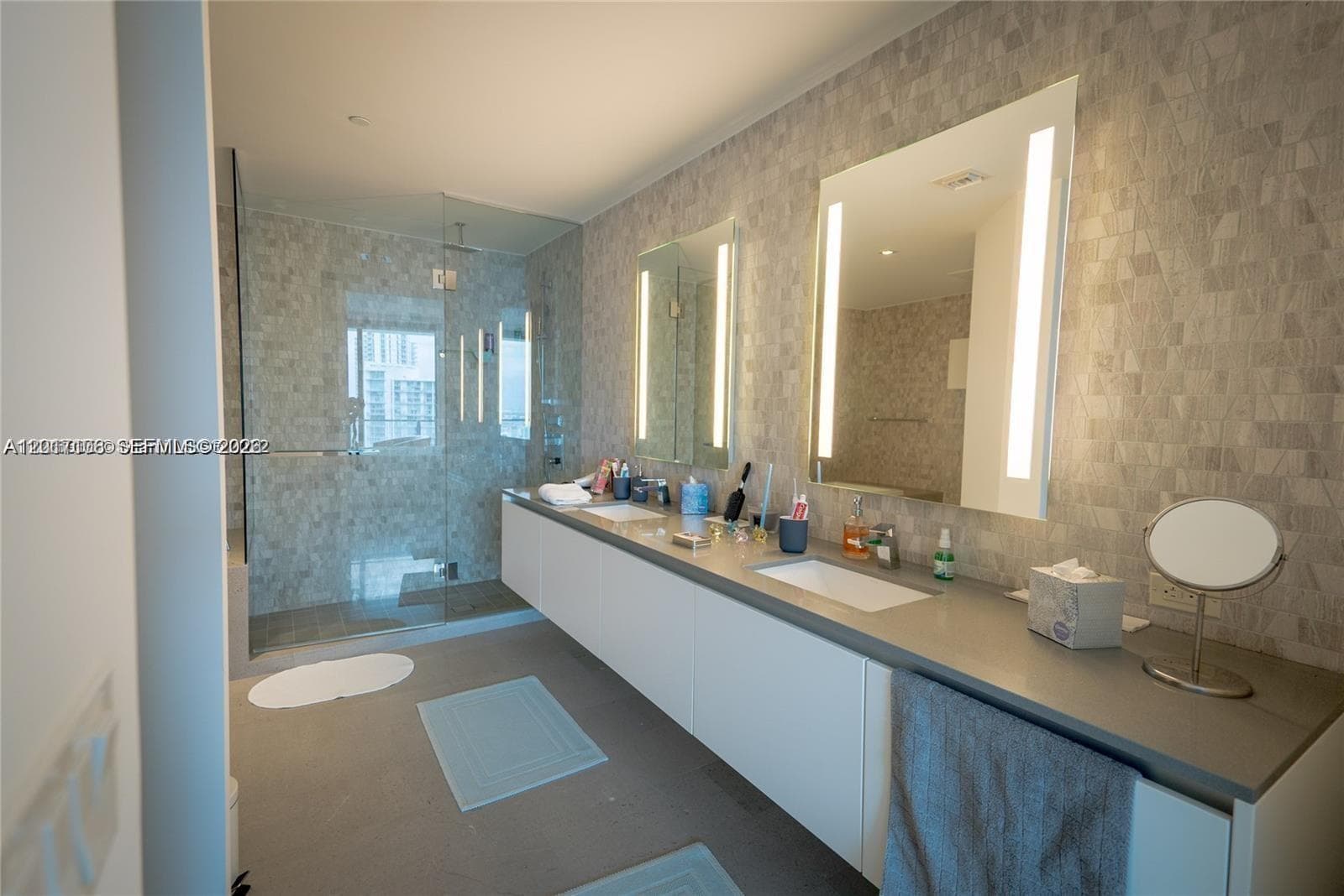 68 SE 6th St # 2510, Miami FL 33131 — 11