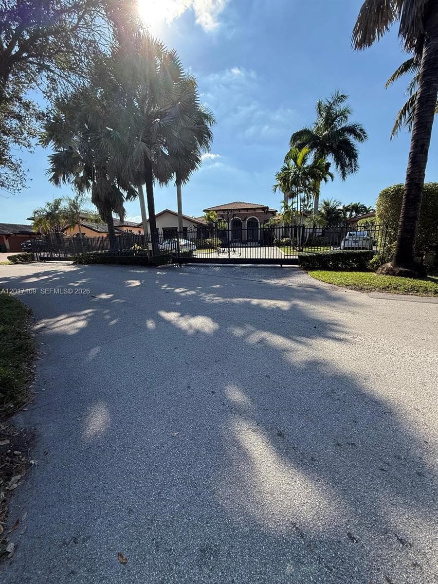 19596 SW 130th Avenue Road, Miami FL 33177 — 5