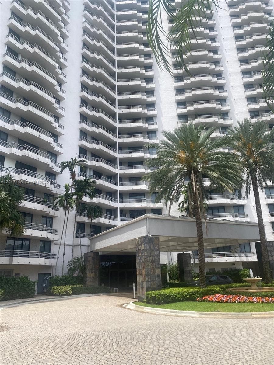3300 NE 191st St # 1906, Aventura FL 33180 — 1
