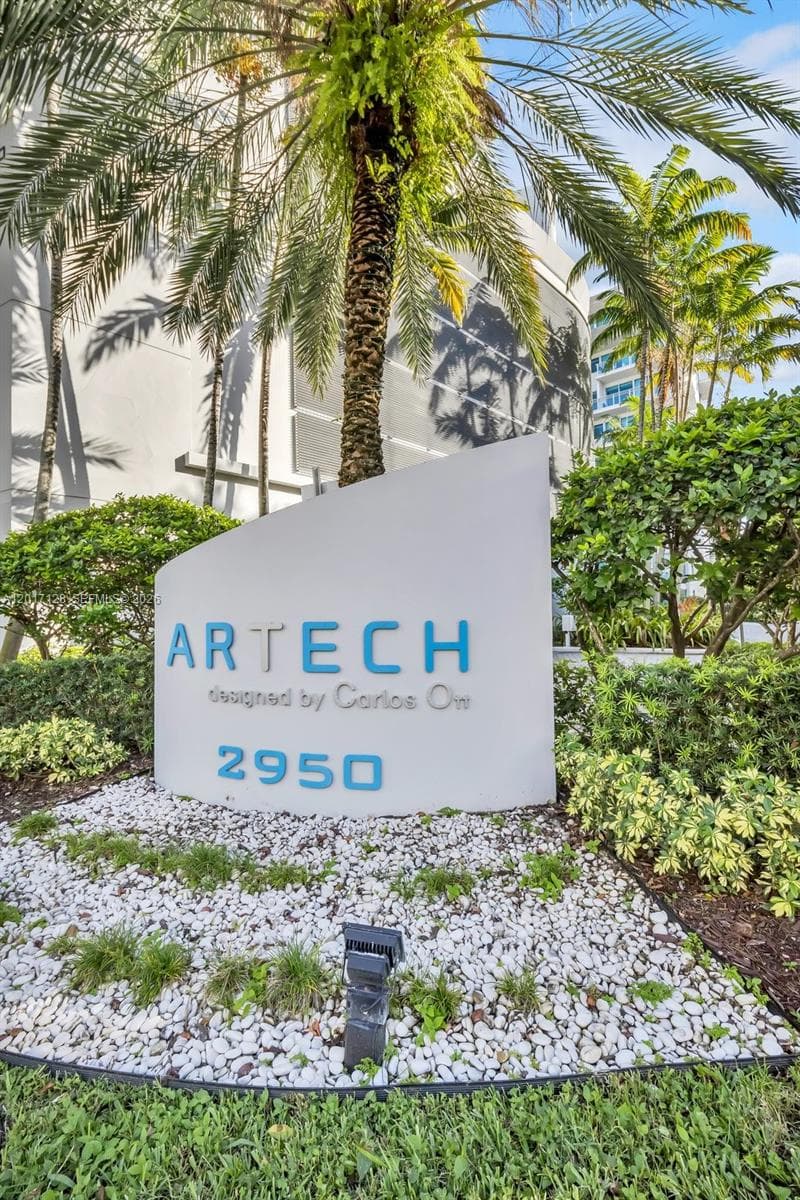 2950 NE 188th St # 403, Aventura FL 33180 — 27