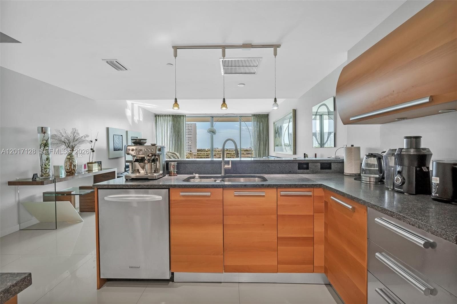 2950 NE 188th St # 403, Aventura FL 33180 — 11