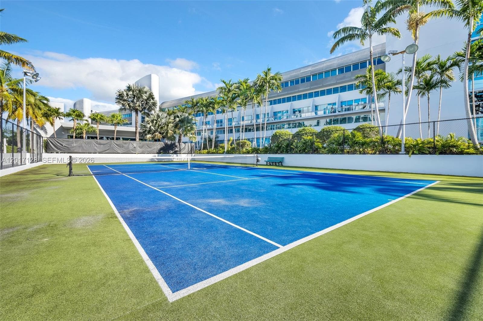 2950 NE 188th St # 403, Aventura FL 33180 — 25