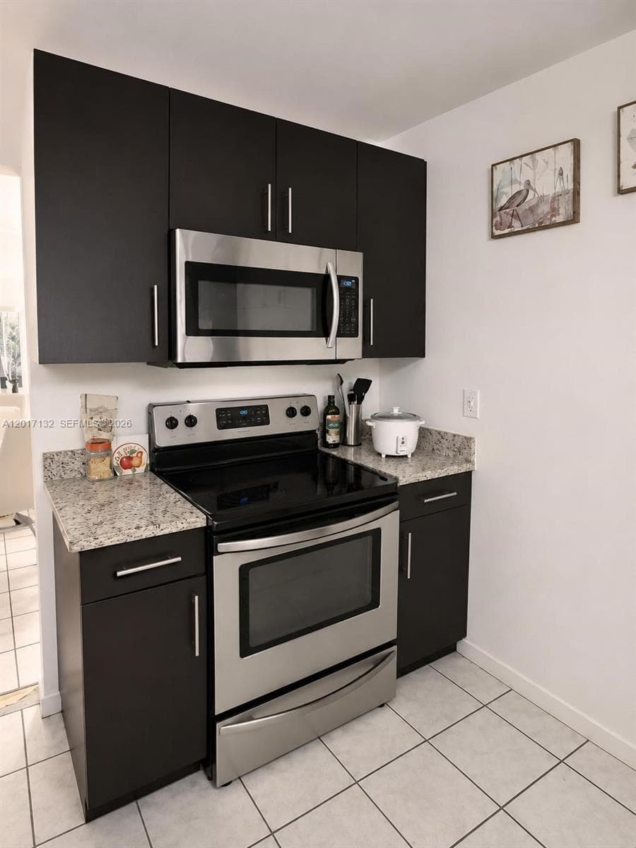 9902 Hammocks Blvd # 60, Miami FL 33196 — 6