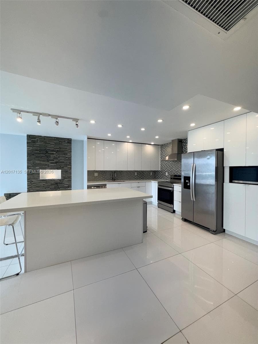 19390 Collins Ave # 907, Sunny Isles Beach FL 33160 — 2