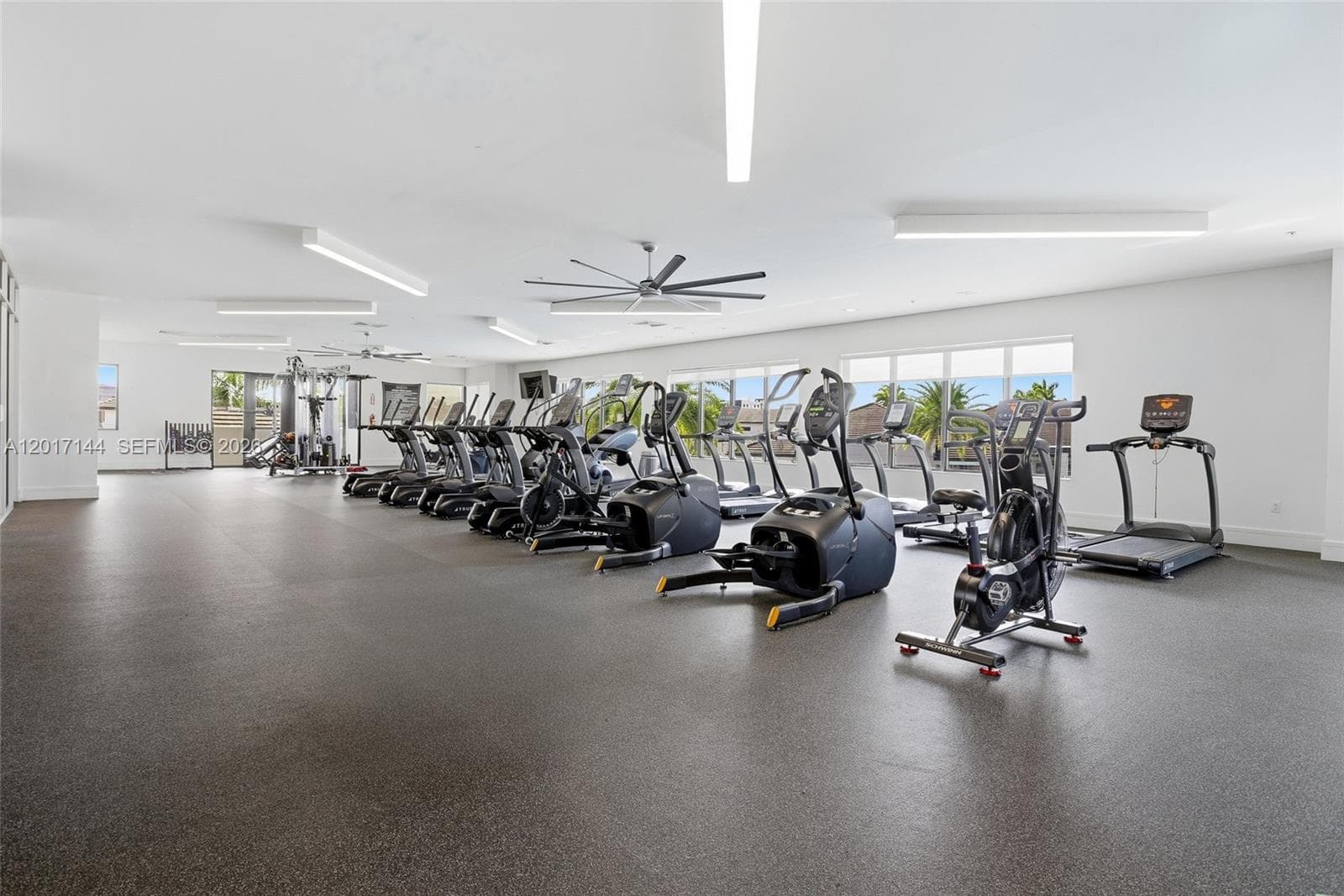 4426 83rd Pkwy, Doral FL 33166 — 47