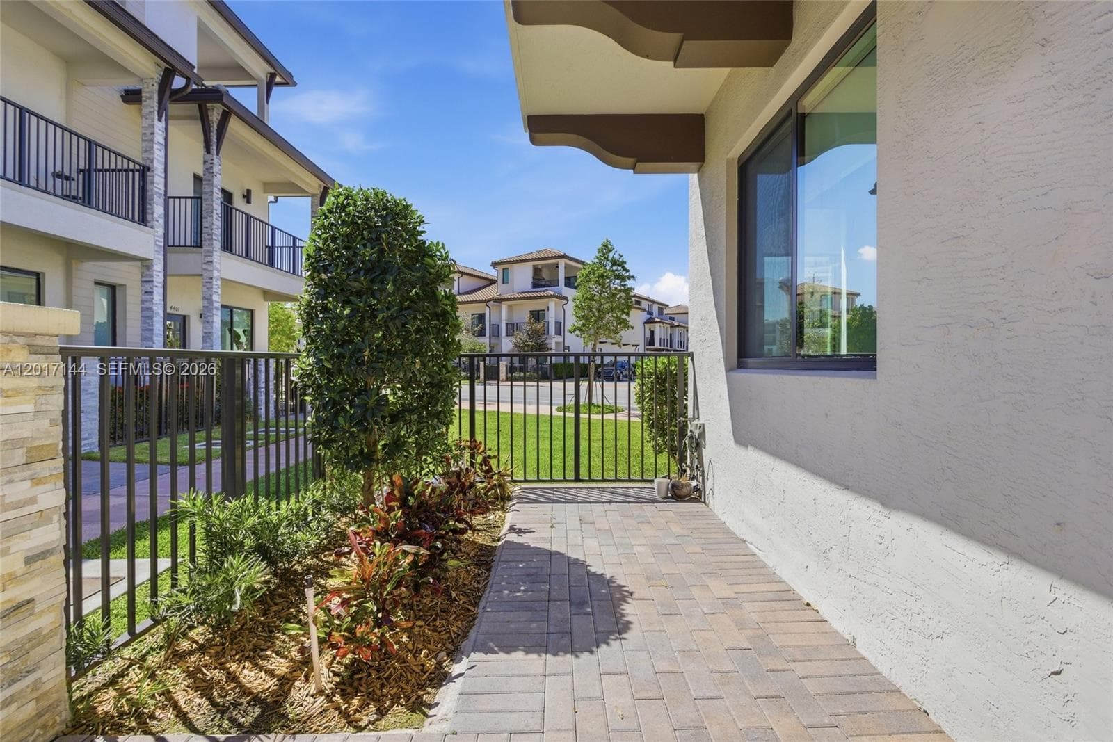 4426 83rd Pkwy, Doral FL 33166 — 26