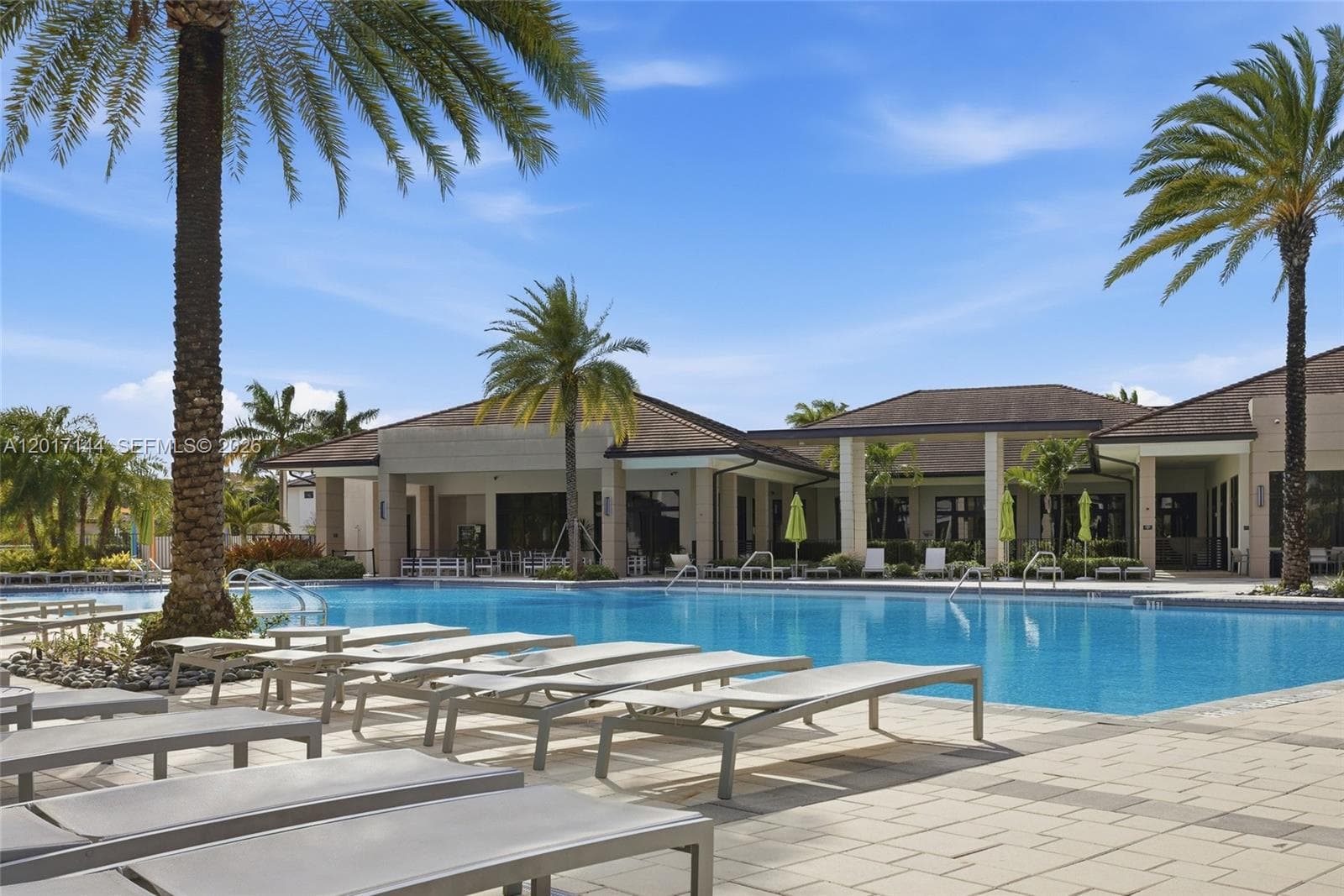 4426 83rd Pkwy, Doral FL 33166 — 38