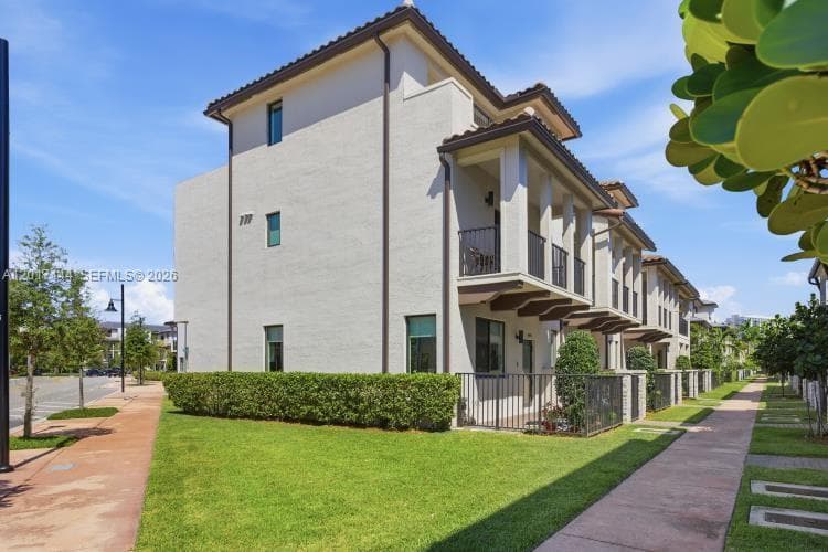 4426 83rd Pkwy, Doral FL 33166 — 4