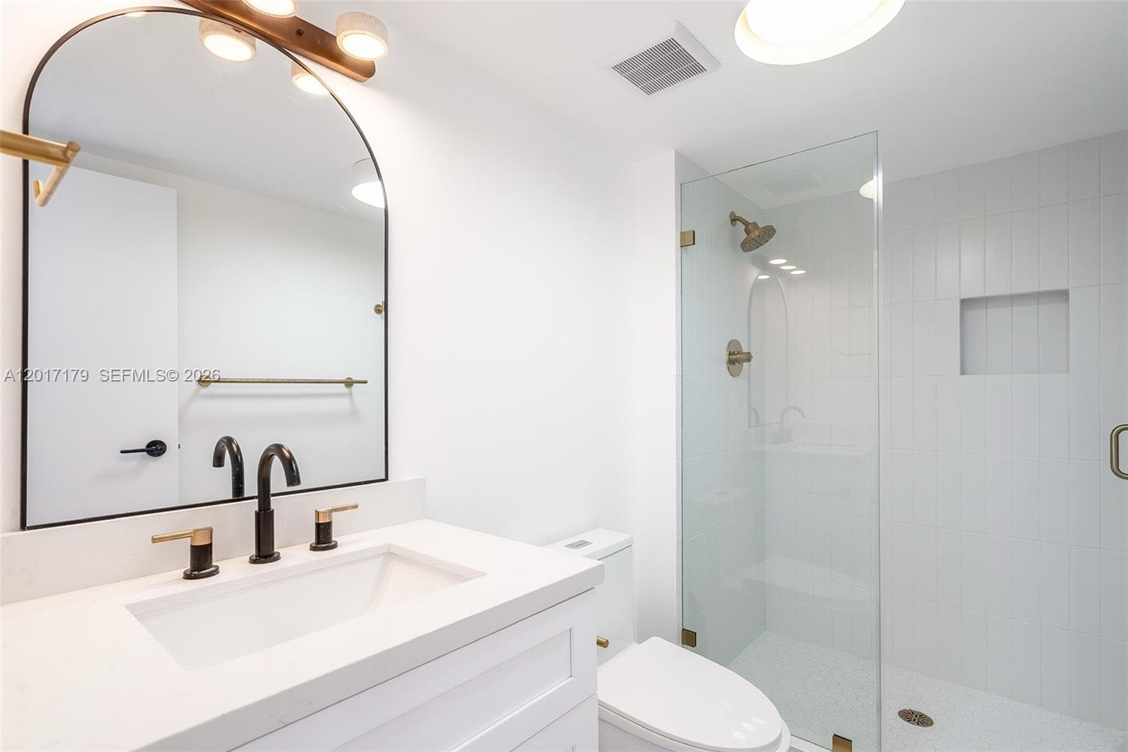 3675 N Country Club Dr # 1906, Aventura FL 33180 — 40