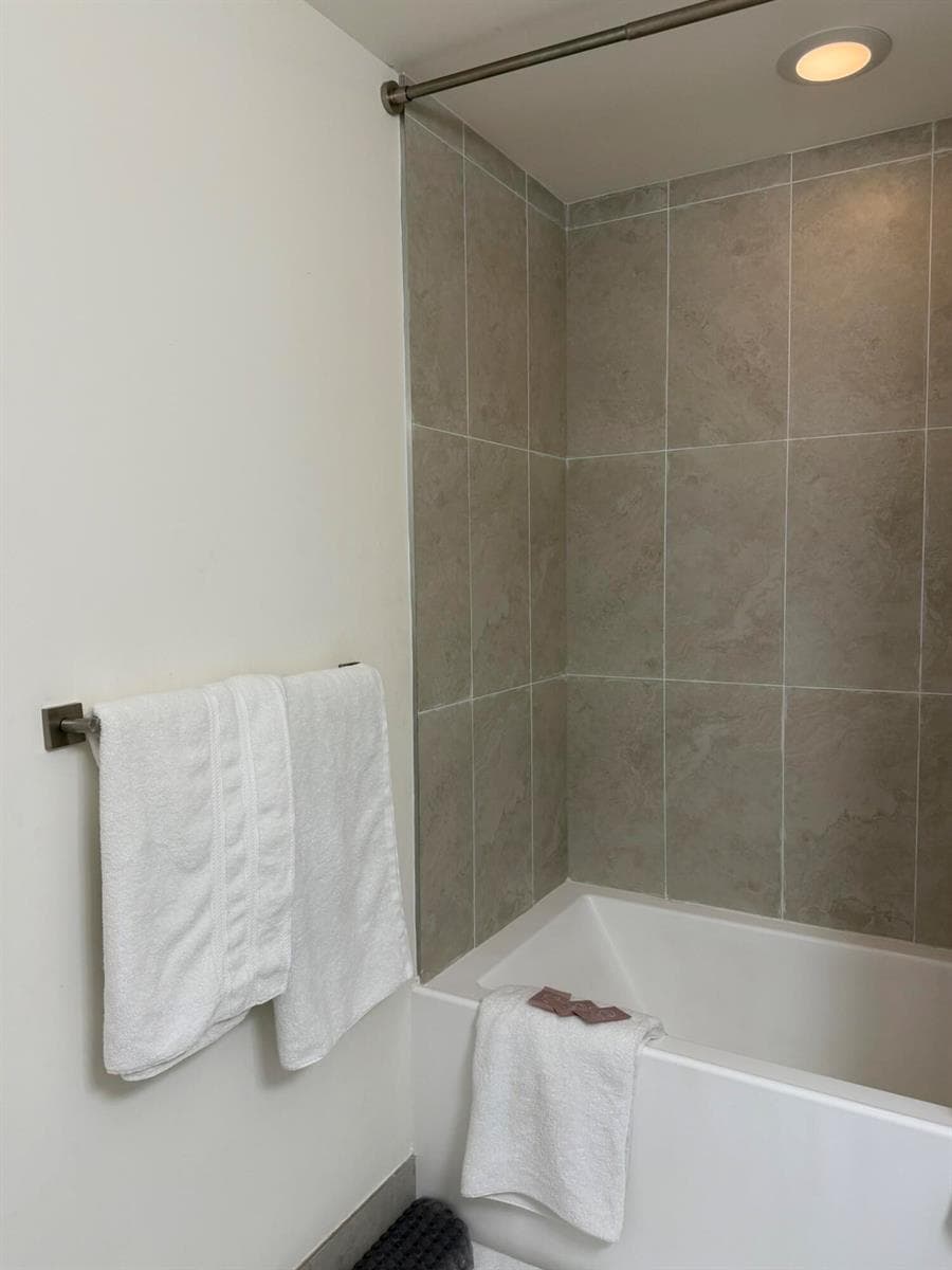 5350 NW 84th Avenue # 609, Doral FL 33166 — 36