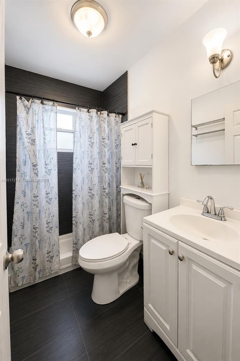 127 NW 47th Ter # N4, Miami FL 33127 — 4