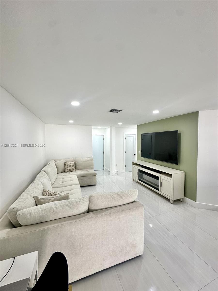 9586 SW 155th Ave, Miami FL 33196 — 11