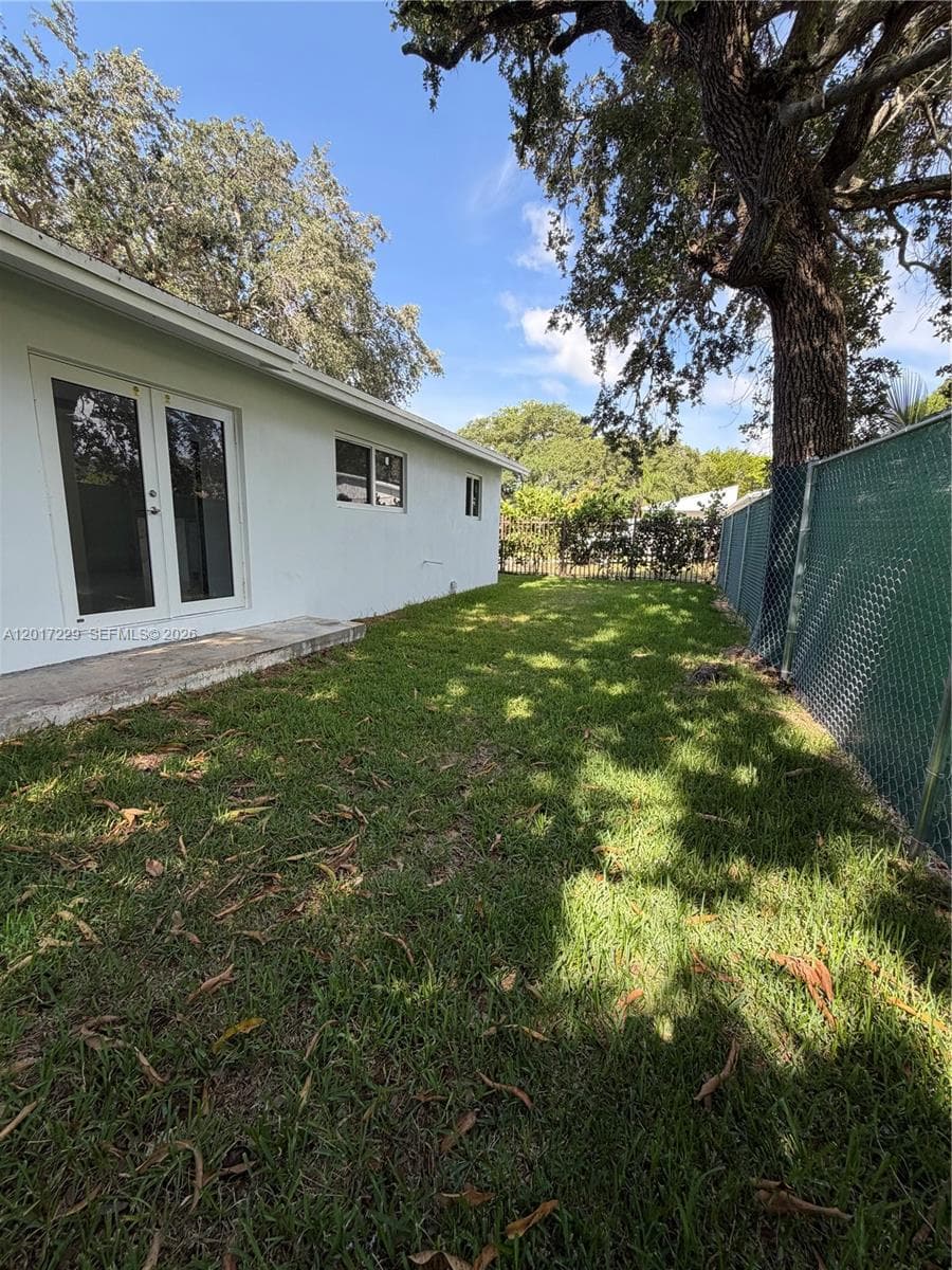 6091 SW 64th Ter # 0, South Miami FL 33143 — 5