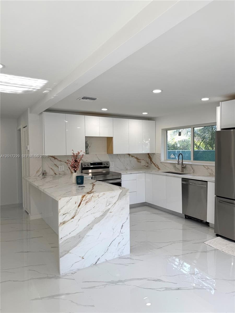 6091 SW 64th Ter # 0, South Miami FL 33143 — 10
