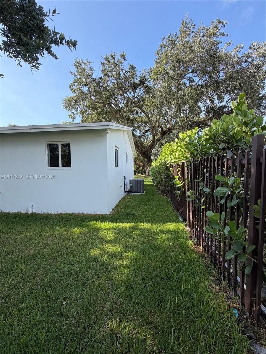 6091 SW 64th Ter # 0, South Miami FL 33143 — 8