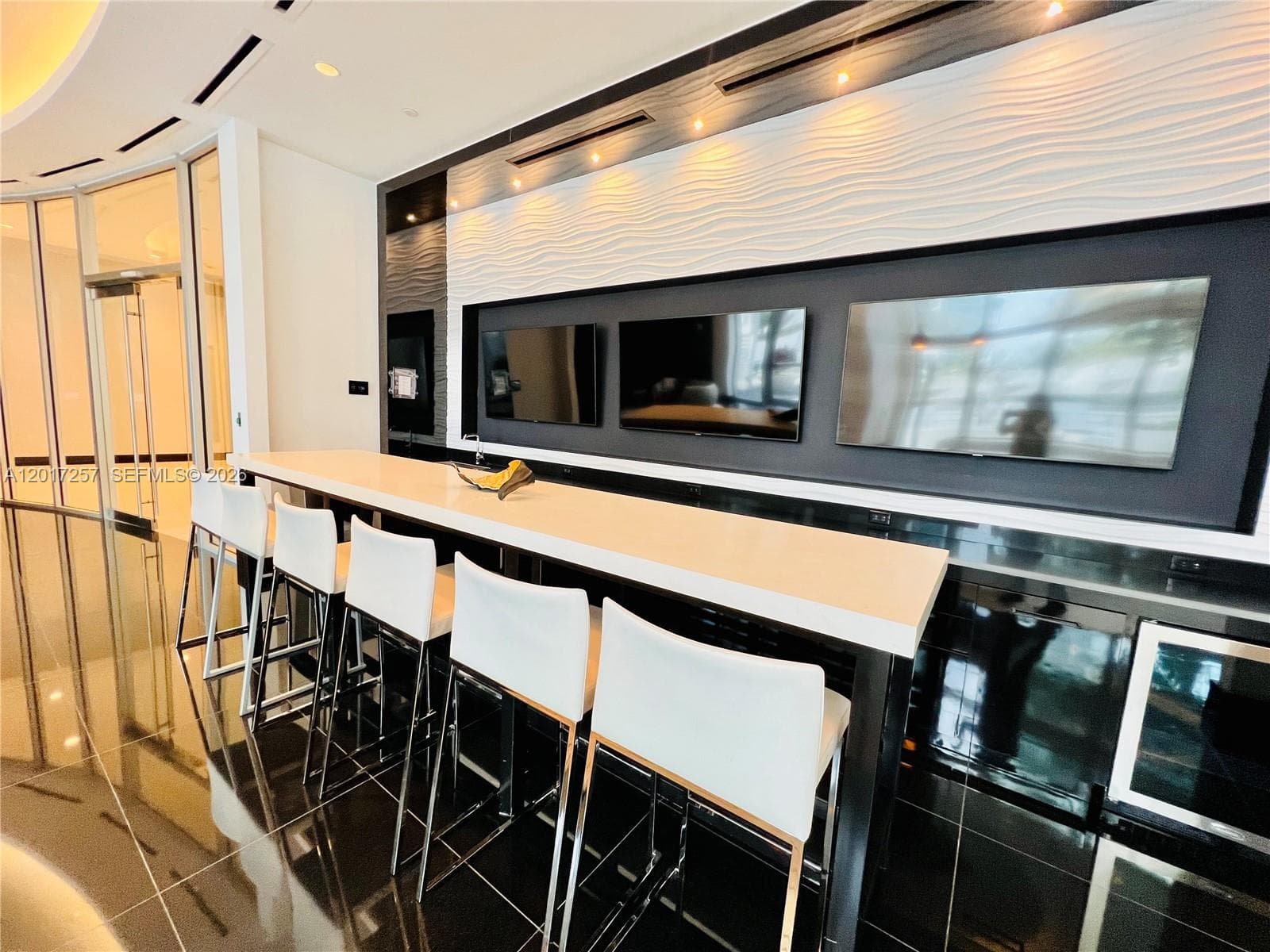 851 NE 1st Av # 2808, Miami FL 33132 — 43