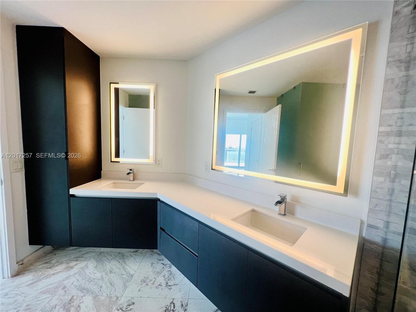 851 NE 1st Av # 2808, Miami FL 33132 — 7