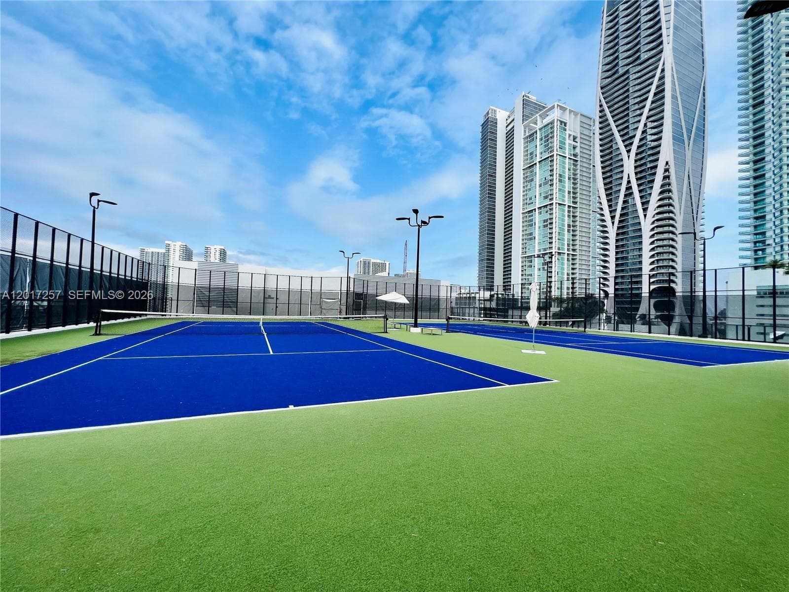 851 NE 1st Av # 2808, Miami FL 33132 — 32
