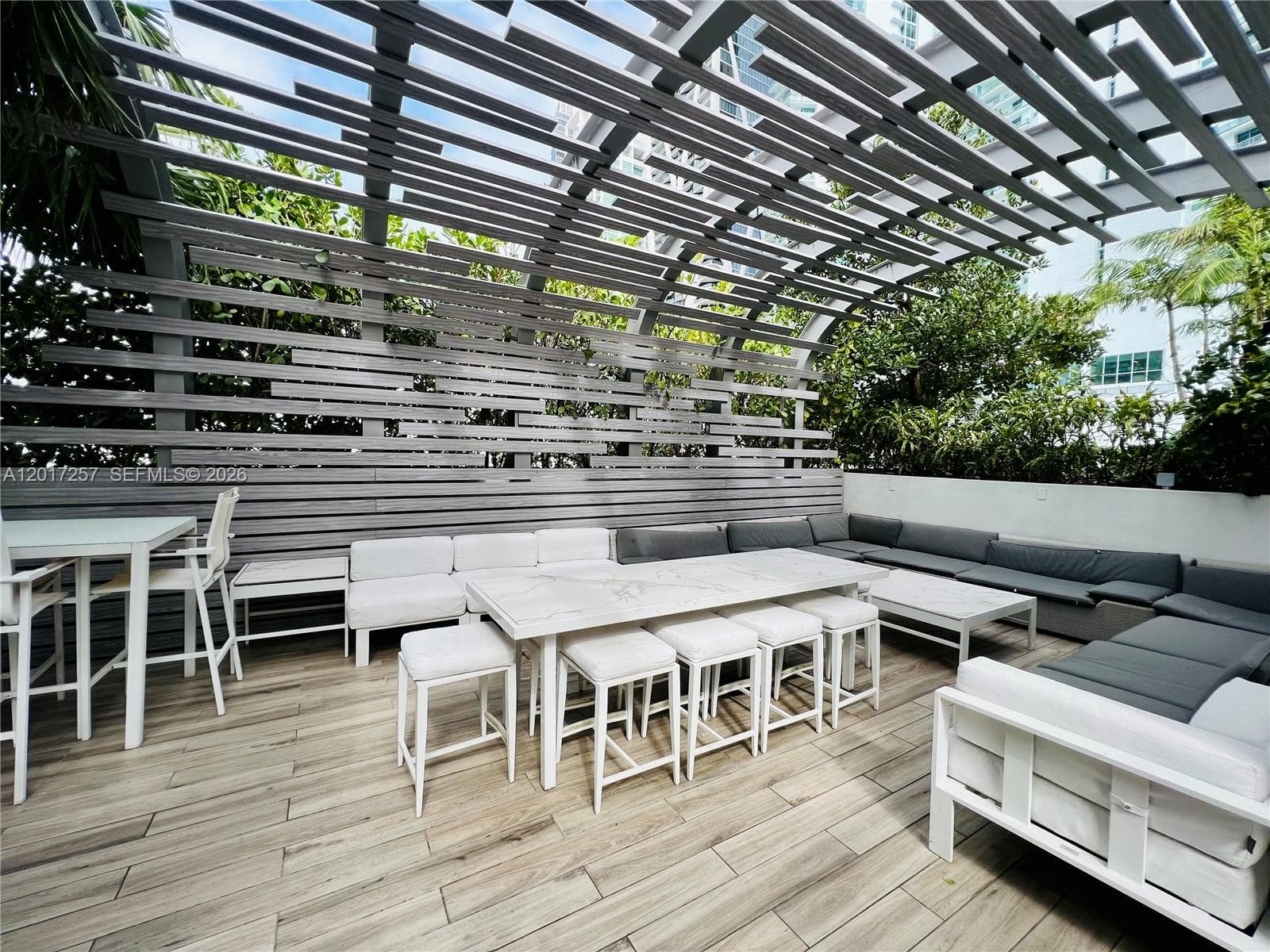 851 NE 1st Av # 2808, Miami FL 33132 — 30