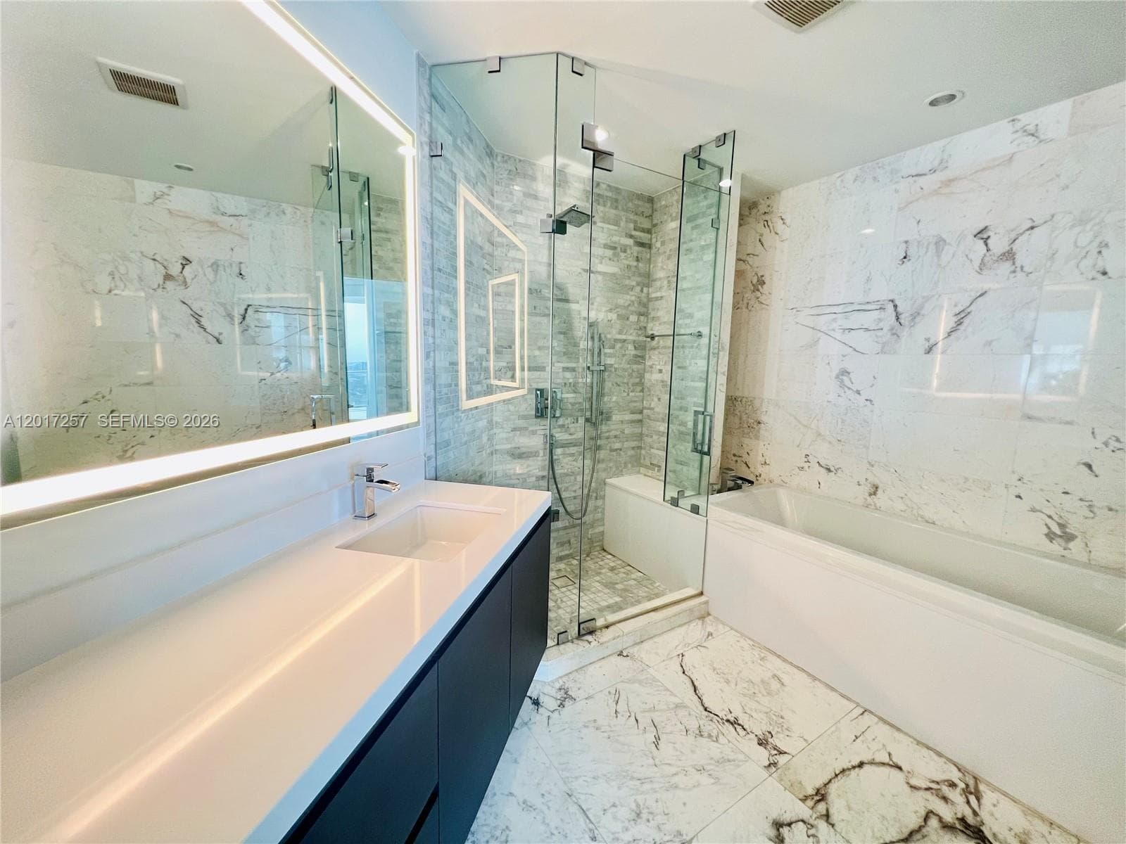 851 NE 1st Av # 2808, Miami FL 33132 — 8
