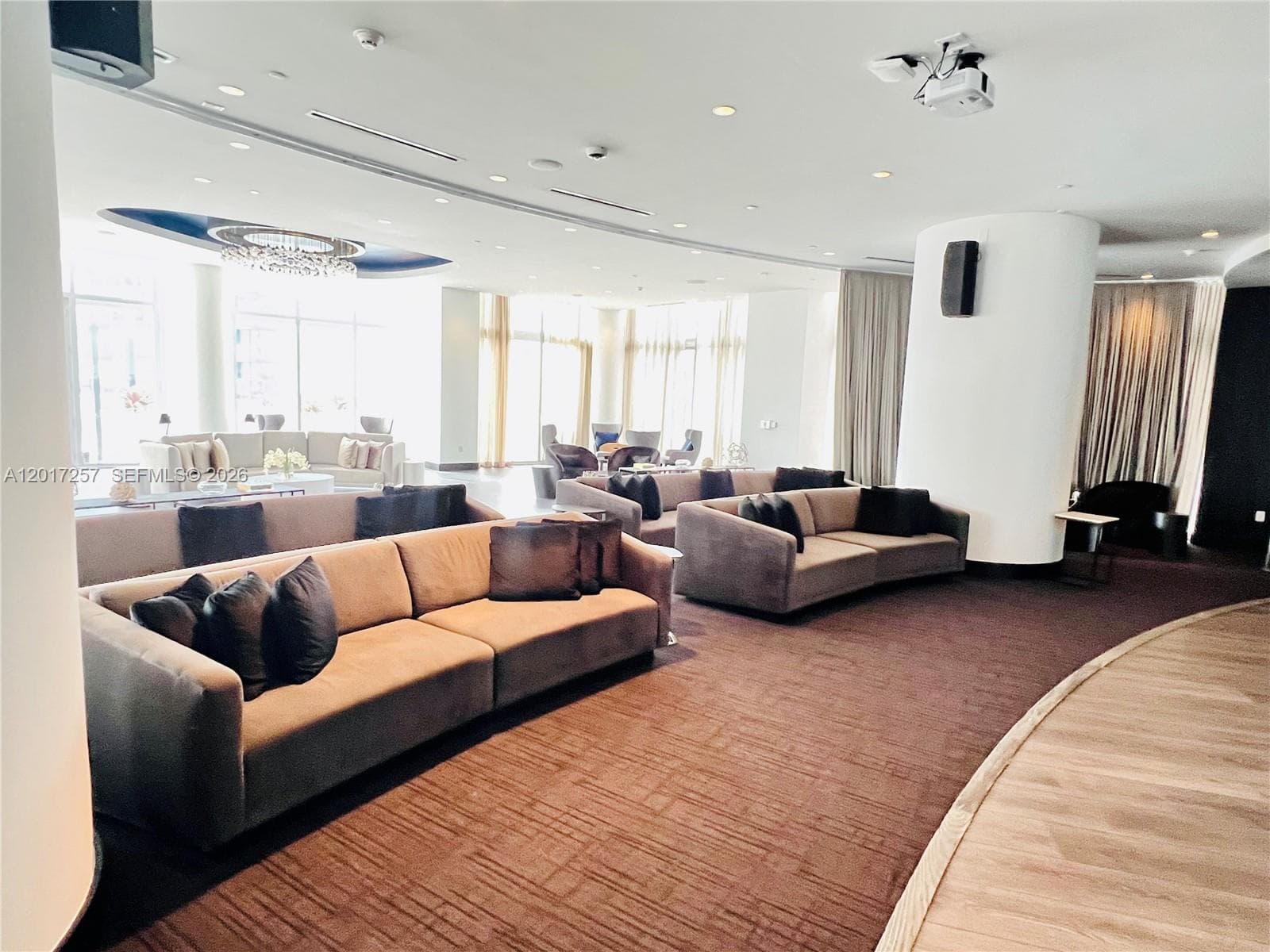 851 NE 1st Av # 2808, Miami FL 33132 — 25