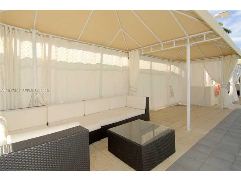 600 NE 36 ST # 1212, Miami FL 33137 — 27