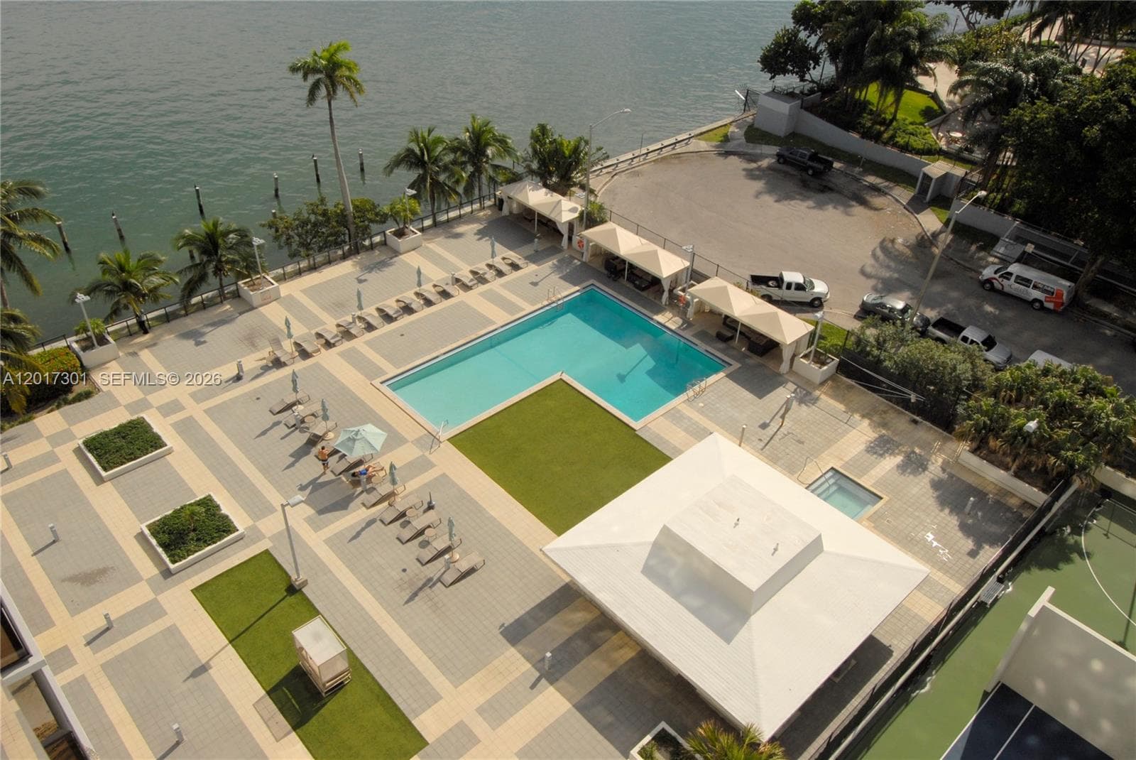 600 NE 36 ST # 1212, Miami FL 33137 — 17