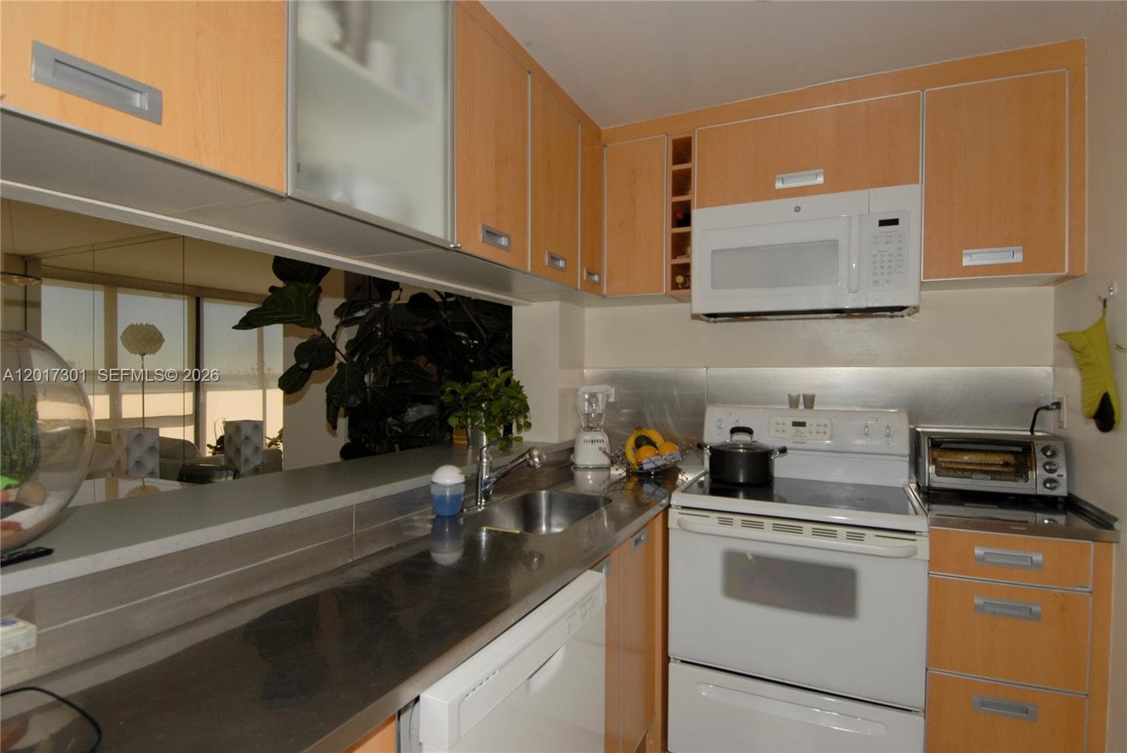 600 NE 36 ST # 1212, Miami FL 33137 — 7