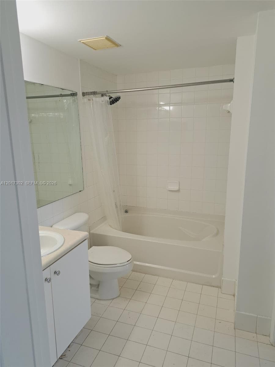 5085 NW 7th St, Miami FL 33126 — 7