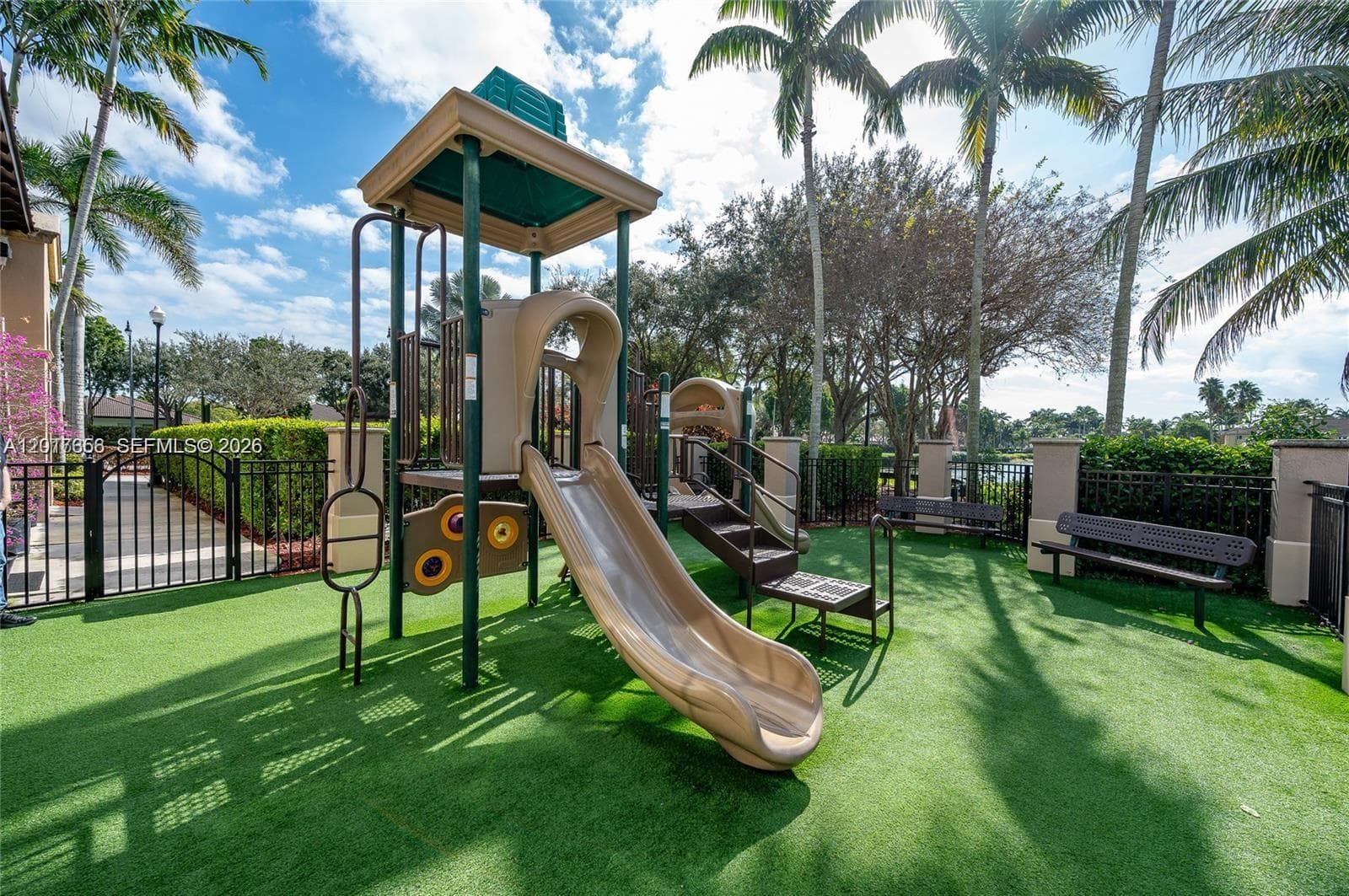 3244 NE 11th Dr, Homestead FL 33033 — 25