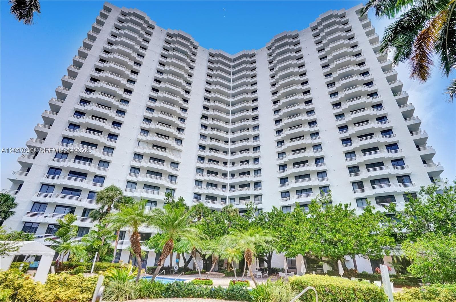 3300 NE 192nd St # 910, Aventura FL 33180 — 1