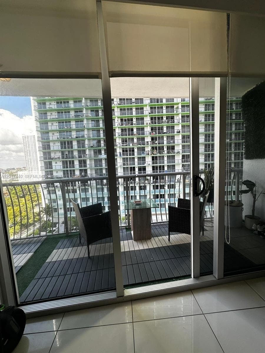 1750 N Bayshore Dr # 1609, Miami FL 33132 — 9