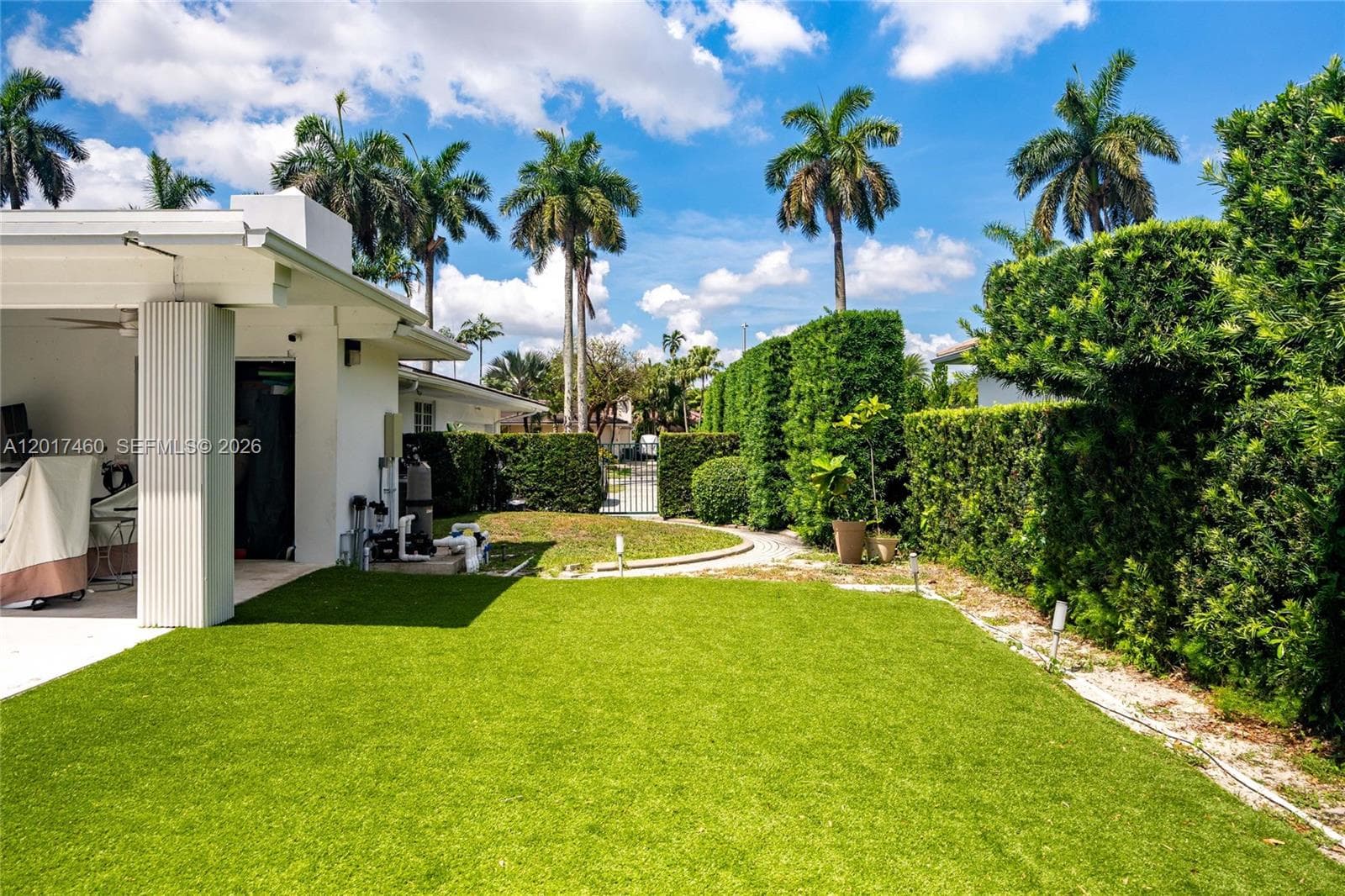 15761 Turnberry Dr, Miami Lakes FL 33014 — 40