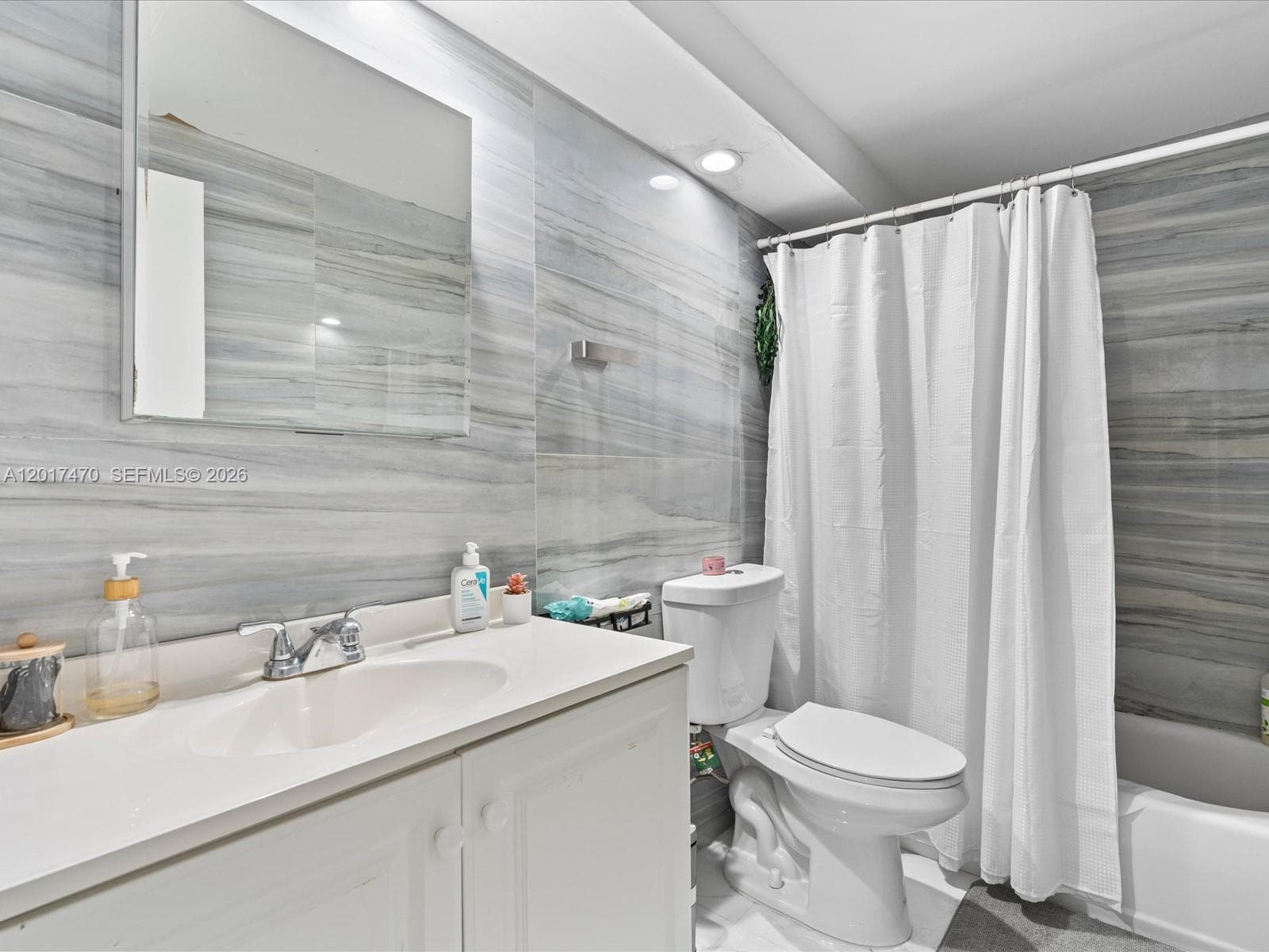 5005 Collins Ave # 222, Miami Beach FL 33140 — 22