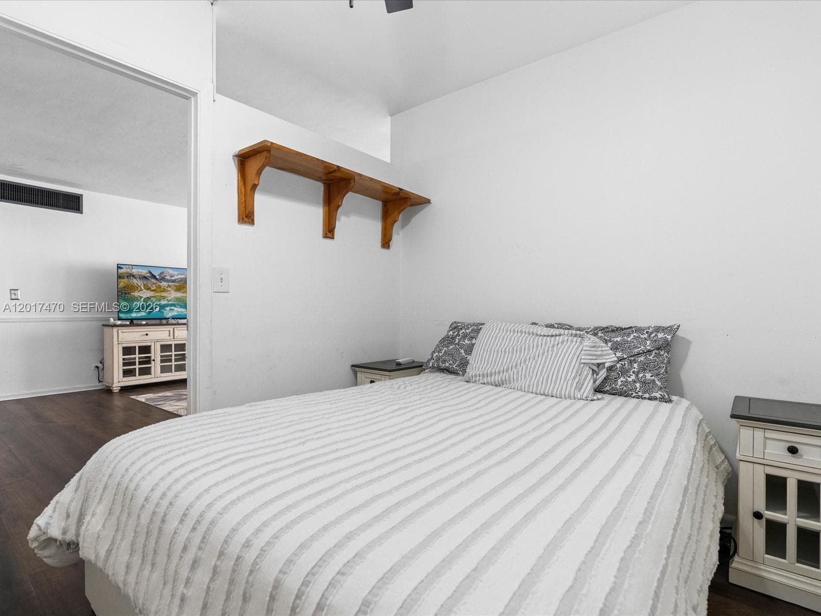 5005 Collins Ave # 222, Miami Beach FL 33140 — 21